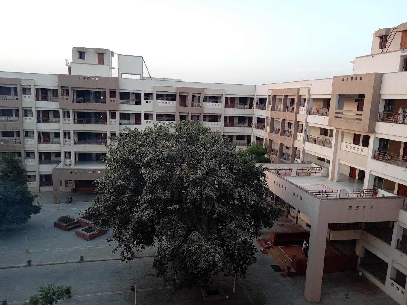 gandhinagar - new (navi) dharamshala, mahudi
